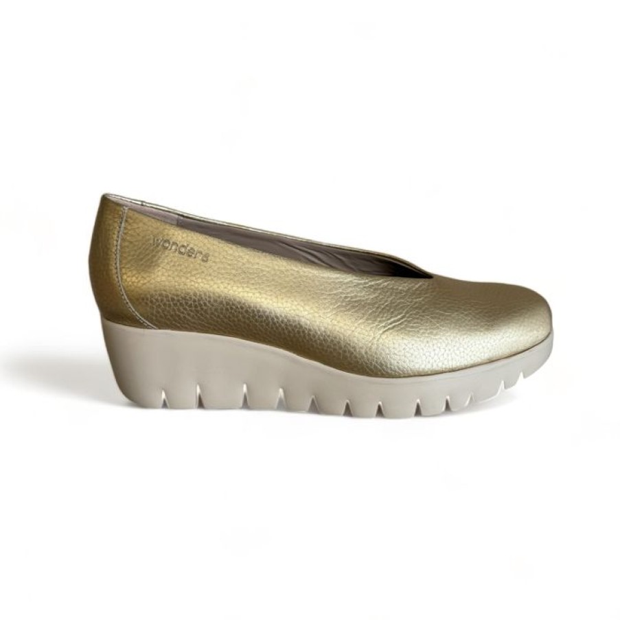 Wonders Wonders Gold Fly Wedge Shoe | Wedges